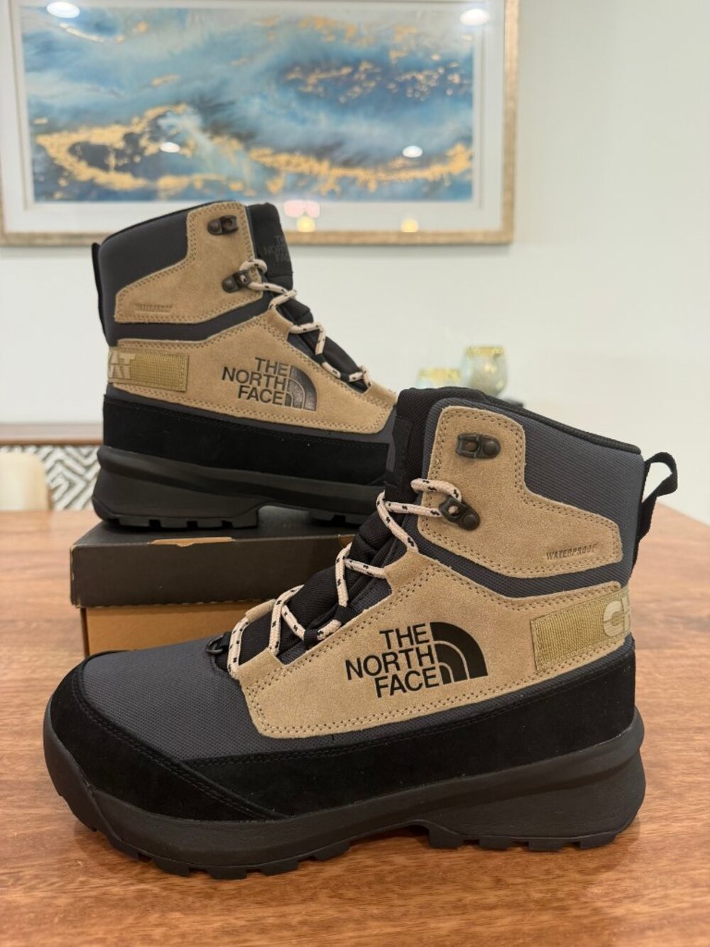 The North Face Chilkat V Waterproof Boots Tan Black Size 11M BNIB